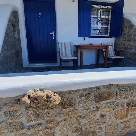 Germanos Studios Apartment *