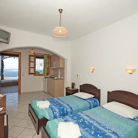 Germanos Studios Apartment *